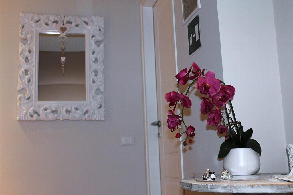 5 Rooms Apartment For 7 People Near Coloseum Rome Exterior photo